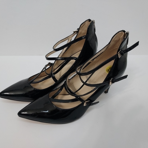 Black Patent Leather Marc Fisher STRAPPY HEELS Size 9 - Picture 2 of 5